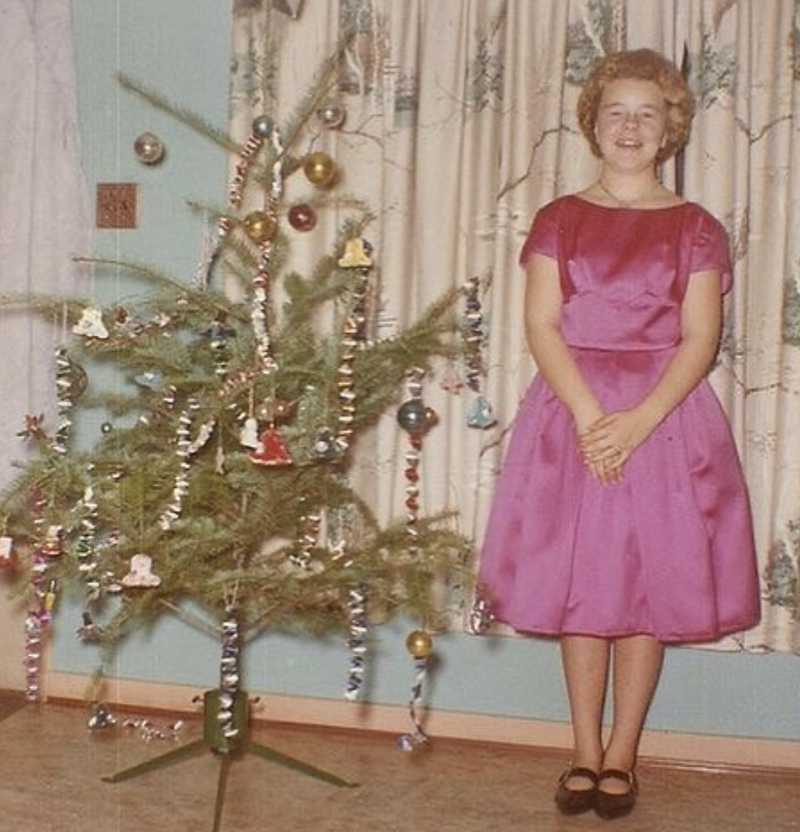 1950s lady and tree