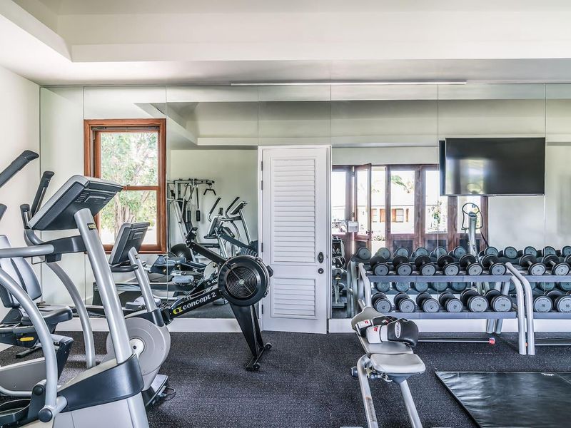 Airbnb Luxe with gym