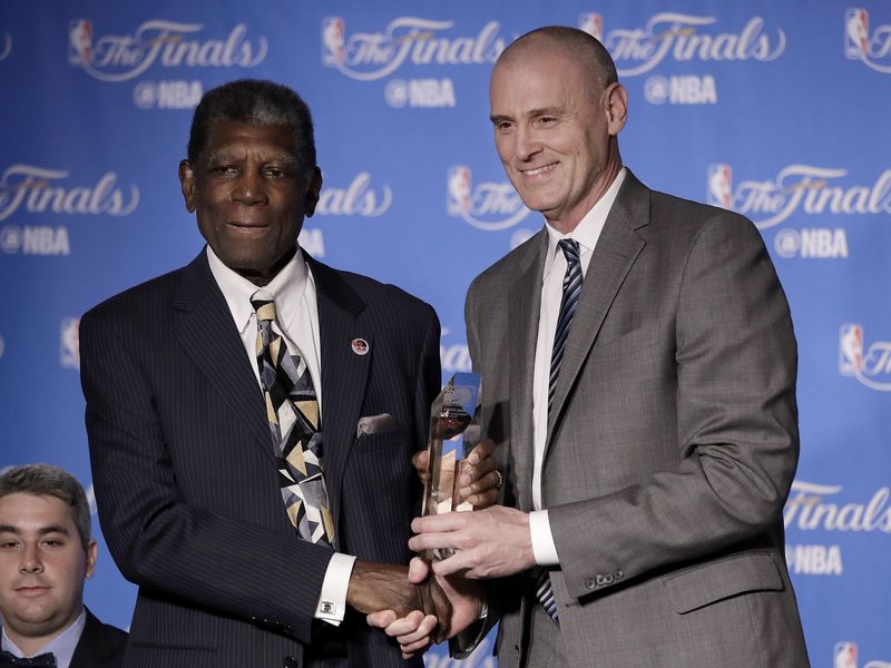 Al Attles accepts the NBA Coaches Association's Chuck Daly Lifetime Achievement Award
