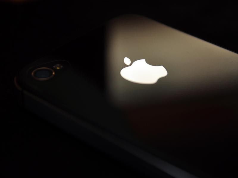 Apple Iphone in black
