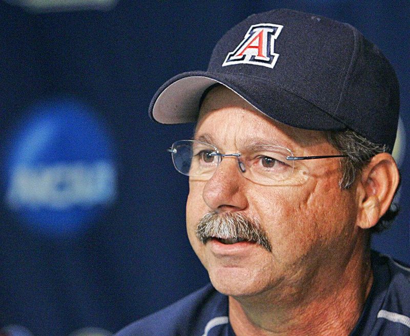 Arizona coach Mike Candrea
