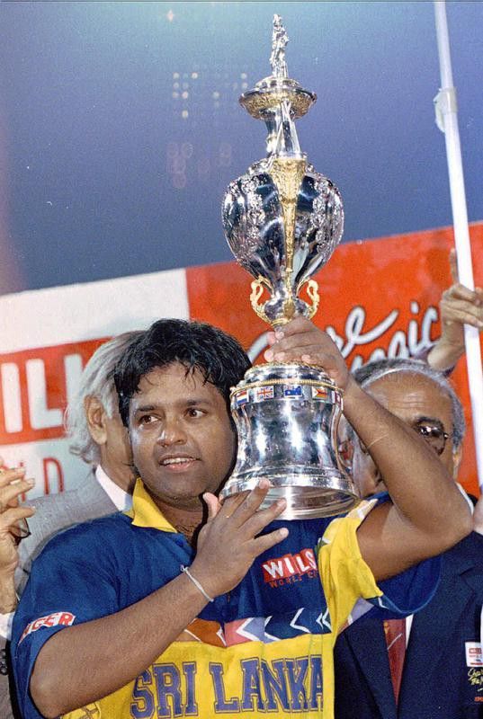 Arjuna Ranatunga with 1996 cricket World Cup trophy