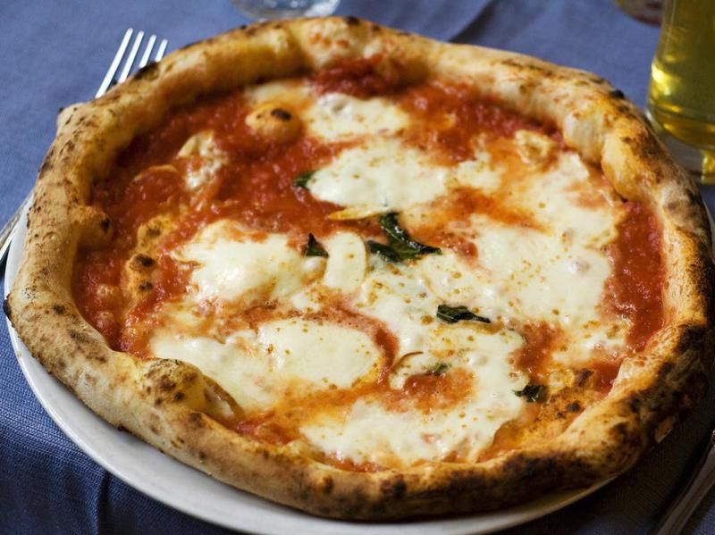 Authentic, Neapolitan margherita pizza