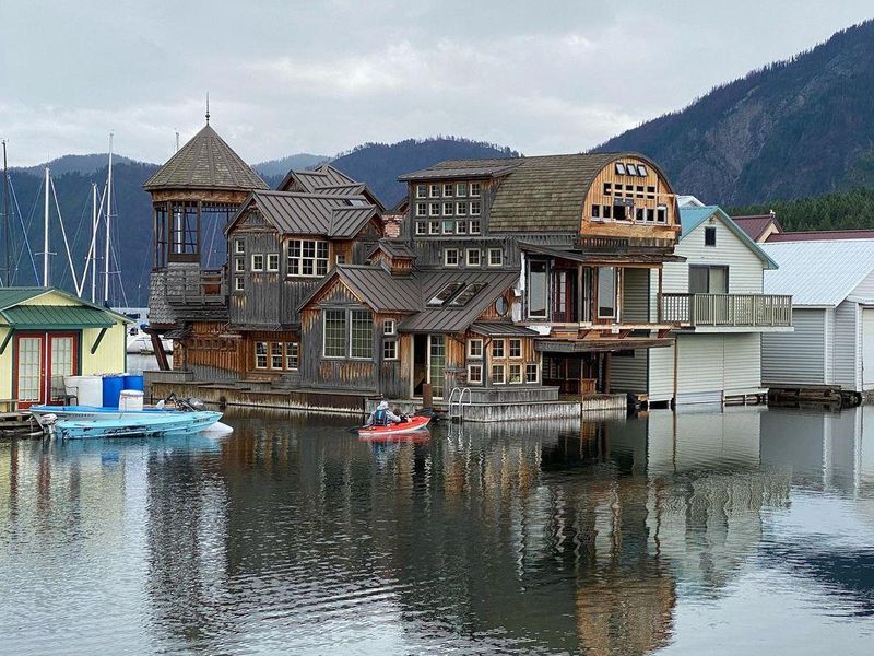 Bayview floating town, Idaho