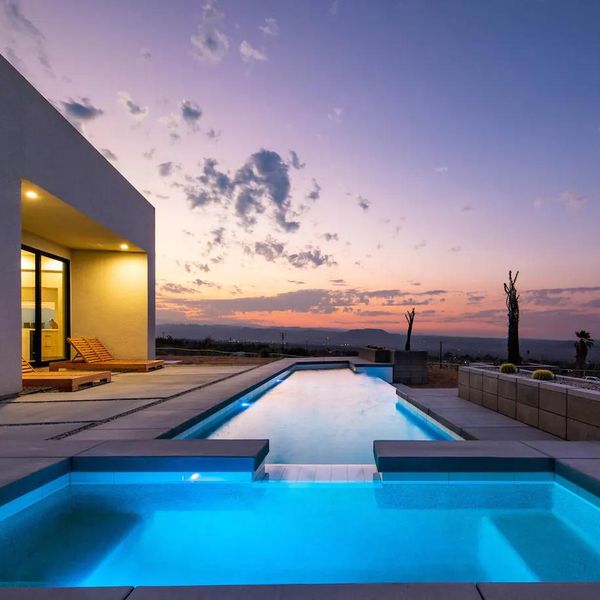 10 of the Most Breathtaking Airbnbs With Pools in the U.S.