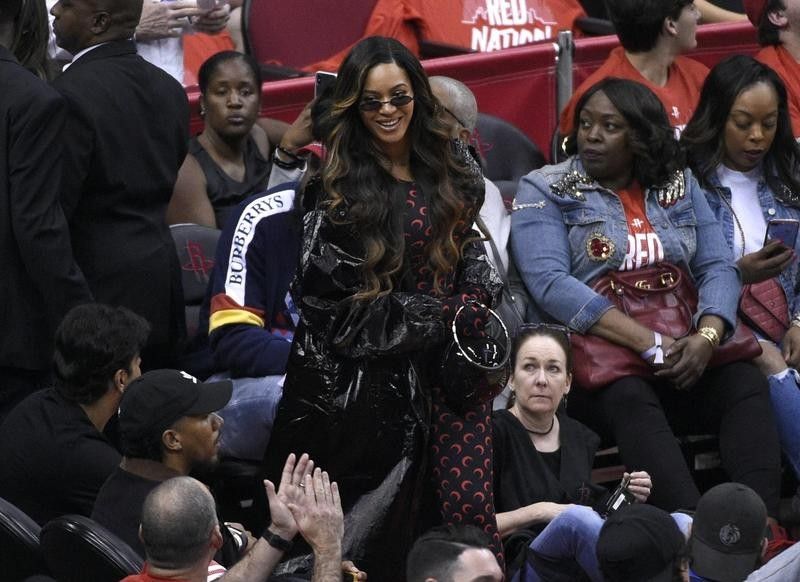Beyonce at NBA playoff game between Houston Rockets and Golden State Warriors