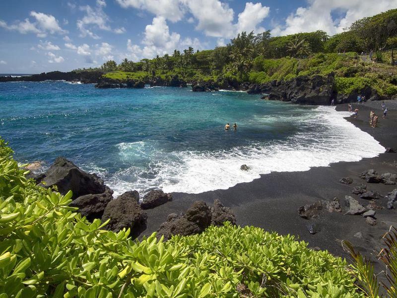 black beach in hawaii underrated state park