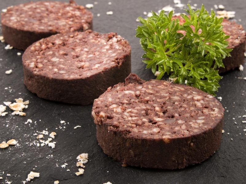 Black pudding with oatmeal and parsley