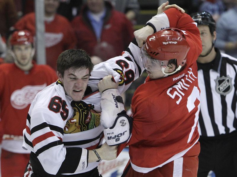 Brendan Smith and Andrew Shaw fight