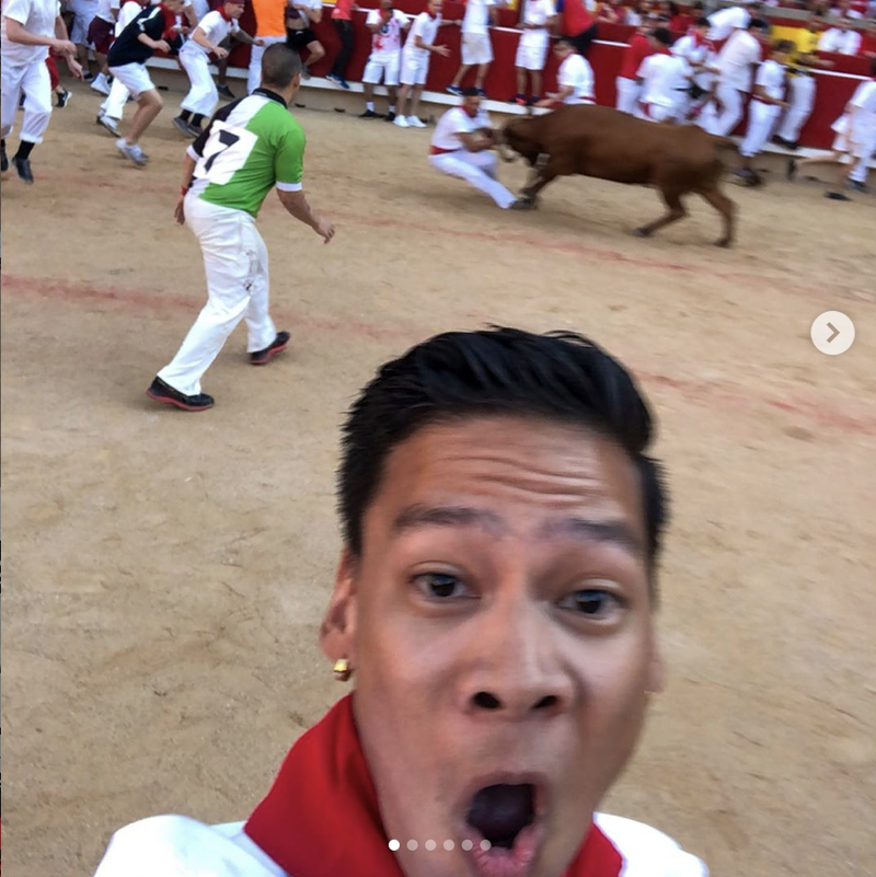 Bull run selfie