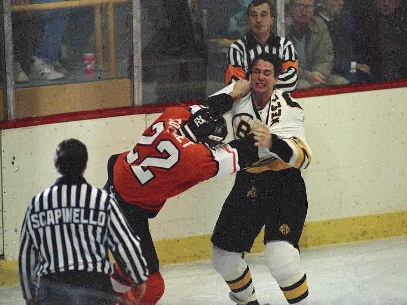 Cam Neely fights Rick Tocchet