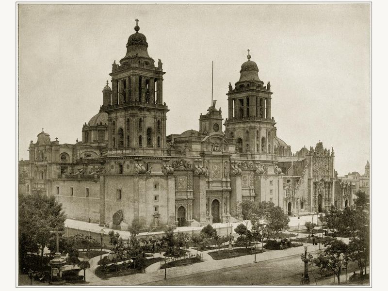 Cathedral in Mexico City, 1893