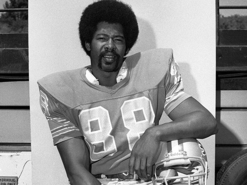 Charlie Sanders with the Detroit Lions.