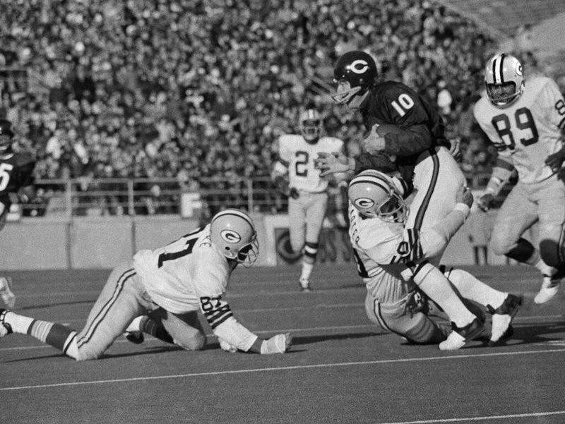 Chicago Bears quarterback Bobby Douglass