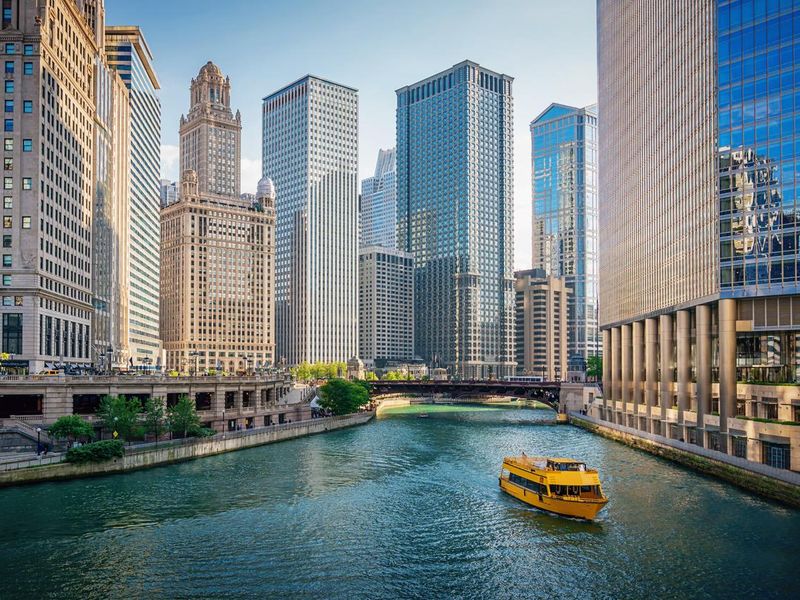 Chicago River Tourboat