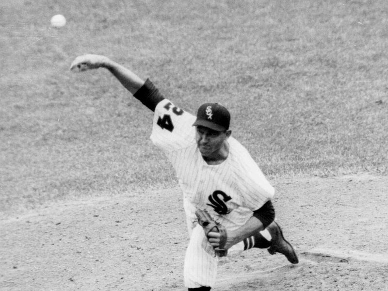 Chicago White Sox pitcher Early Wynn pitching