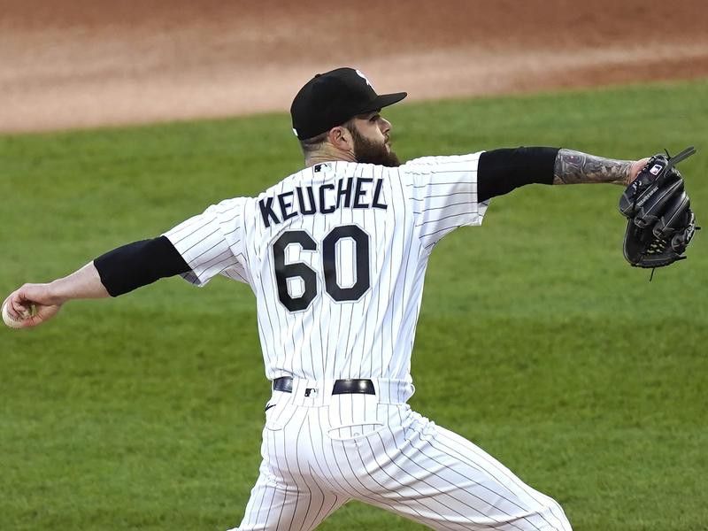 Chicago White Sox starting pitcher Dallas Keuchel winds up