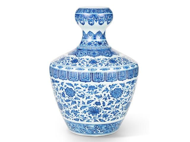 Chinese Yongzheng Blue and White Garlic Mouth Vase