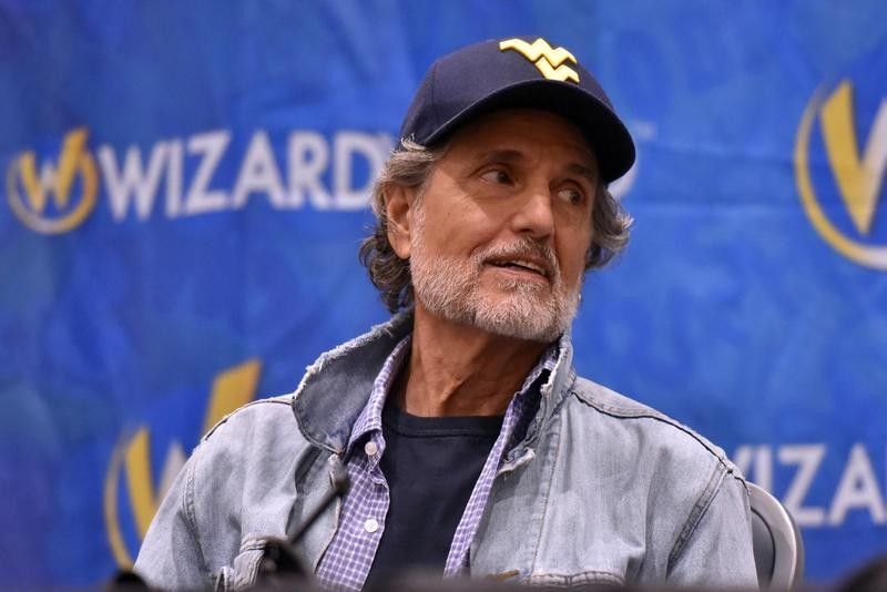Chris Sarandon wears West Virginia hat on a panel at Wizard World