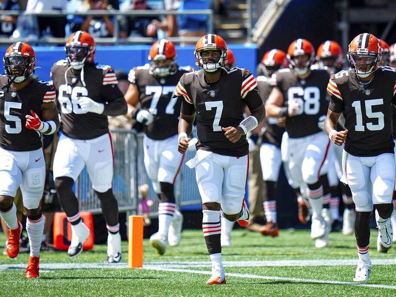 Cleveland Browns quarterback Jacoby Brissett runs on the field