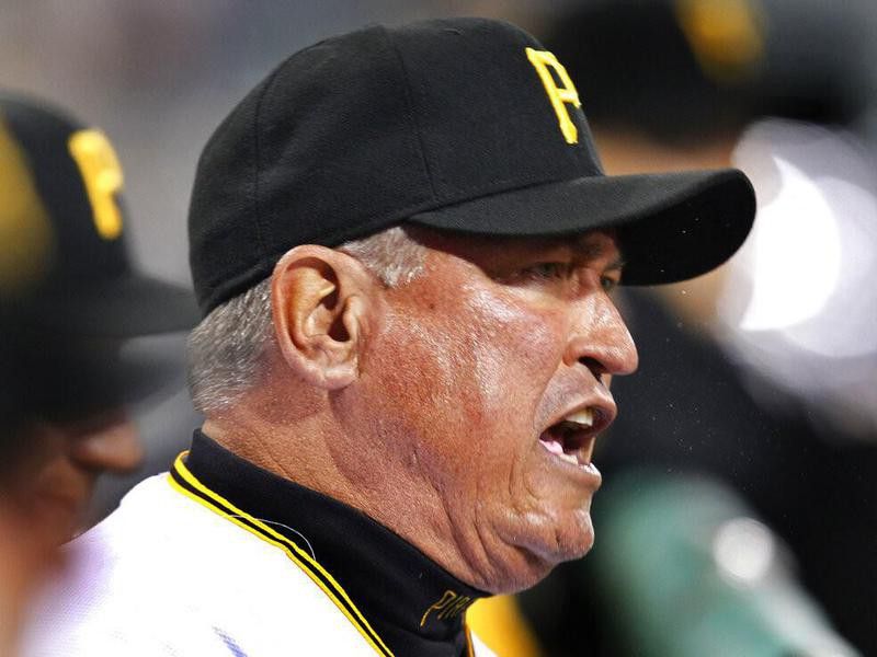 Clint Hurdle argues with umpire