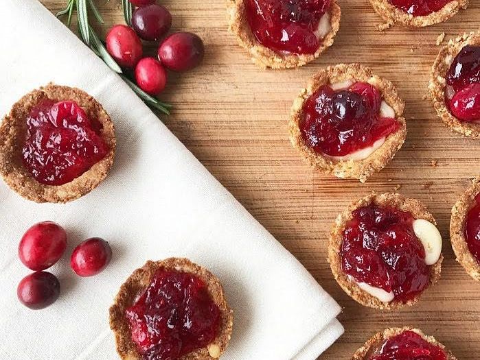 Cranberry sauce on crackers