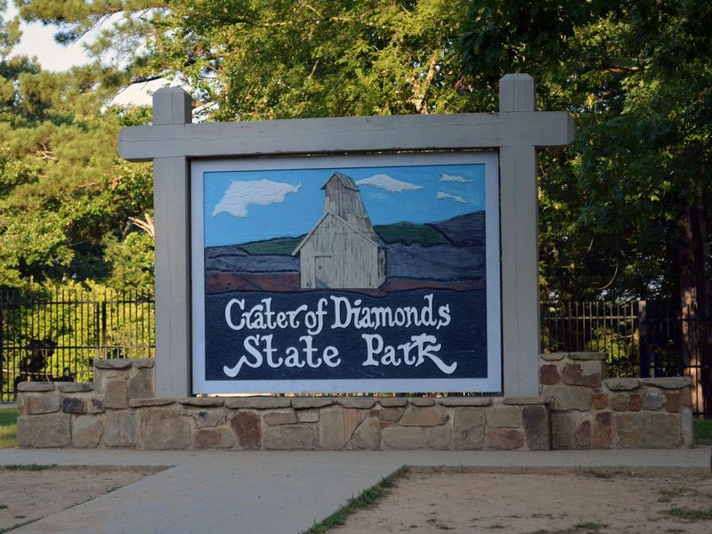 Crater of Diamonds State Park enterance sign