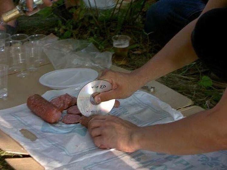 cutting food with cd
