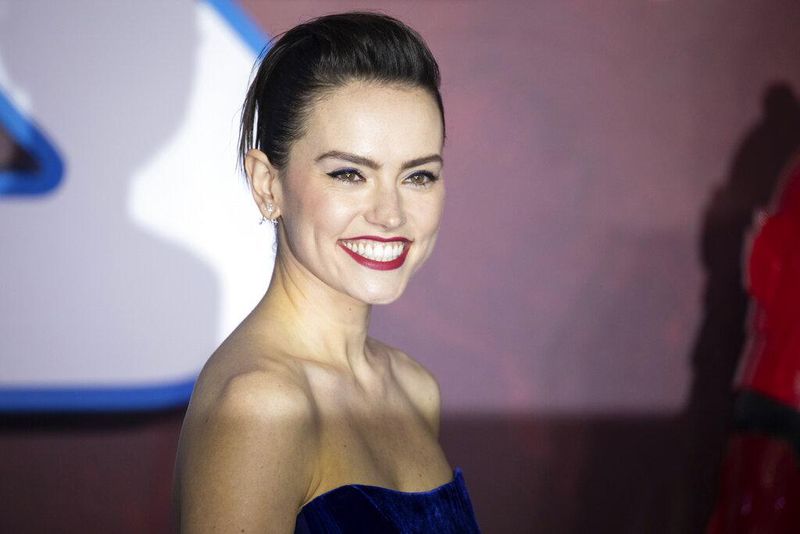 Daisy Ridley smiling