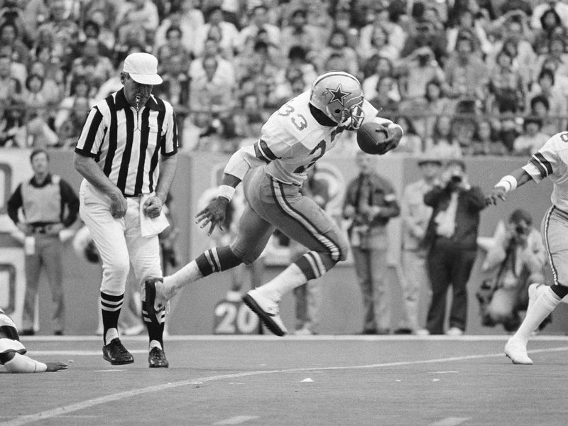 Dallas Cowboys' Tony Dorsett running