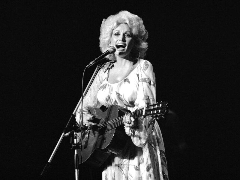 Dolly with guitar