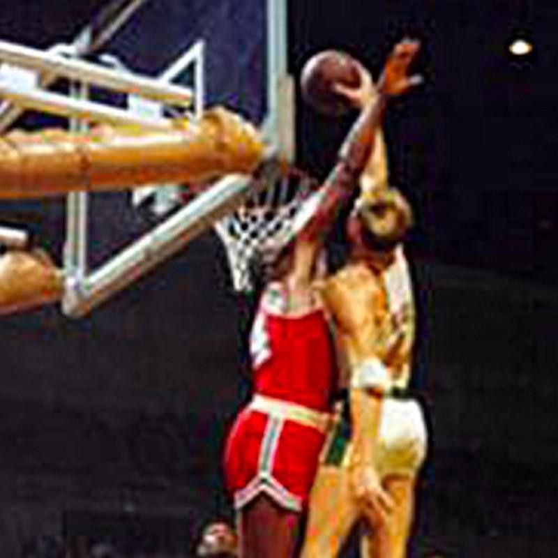 Don Kojis goes up for shot