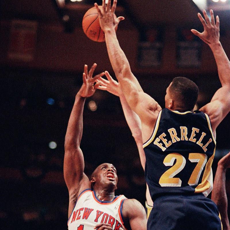 Duane Ferrell in action against Anthony Mason