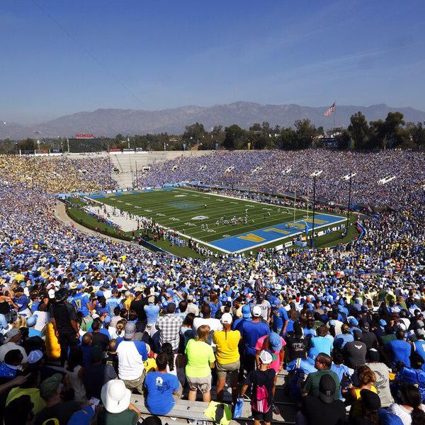 An overall view of the Rose Bowl as UCLA takes on Oregon during a PAC12 football game, Saturday, Oct. 11, 2014 in Pasadena, Calif. (AP Photo/Doug Benc)