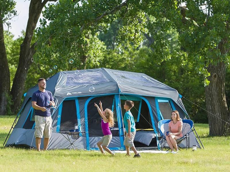 Family-sized dark room tent camping gear