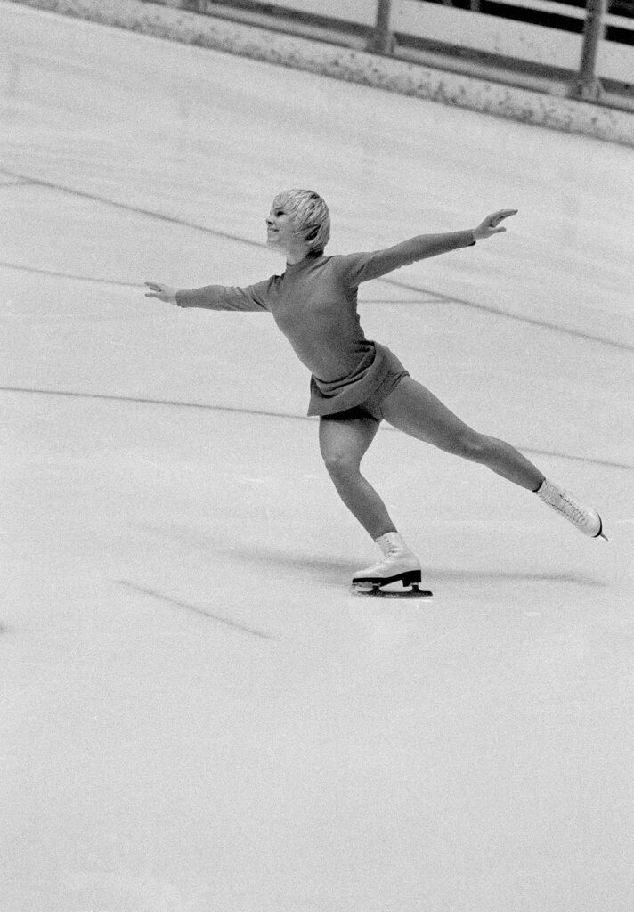 Famous female skater Janet Lynn
