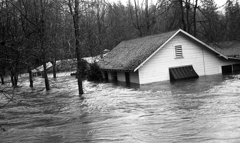 Flooded homes in California