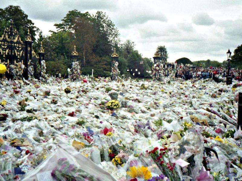 Flowers in honor of Princess Diana