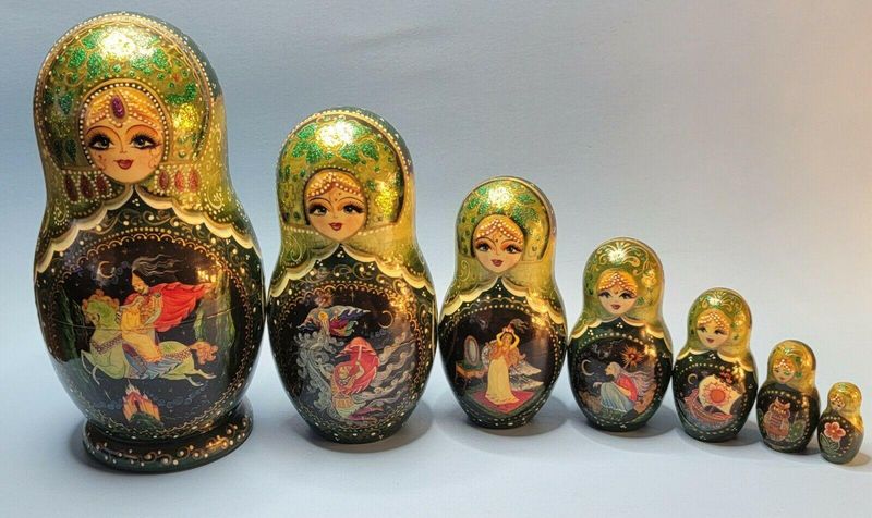 Folk Art 1990s Russian Dolls