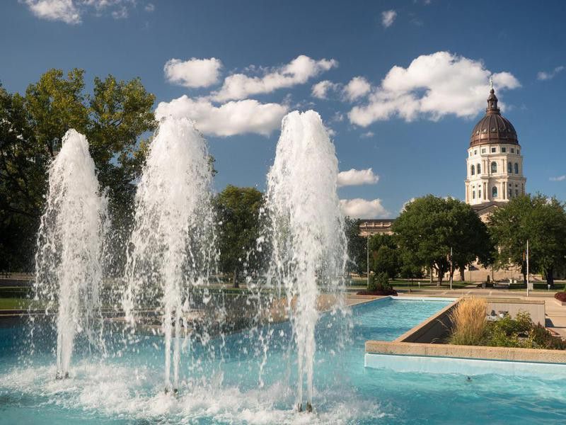 fountain in front of kansas capitol in topeka
