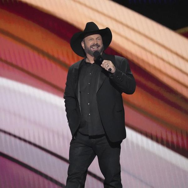 Garth Brooks' Net Worth Is Off the Country Charts