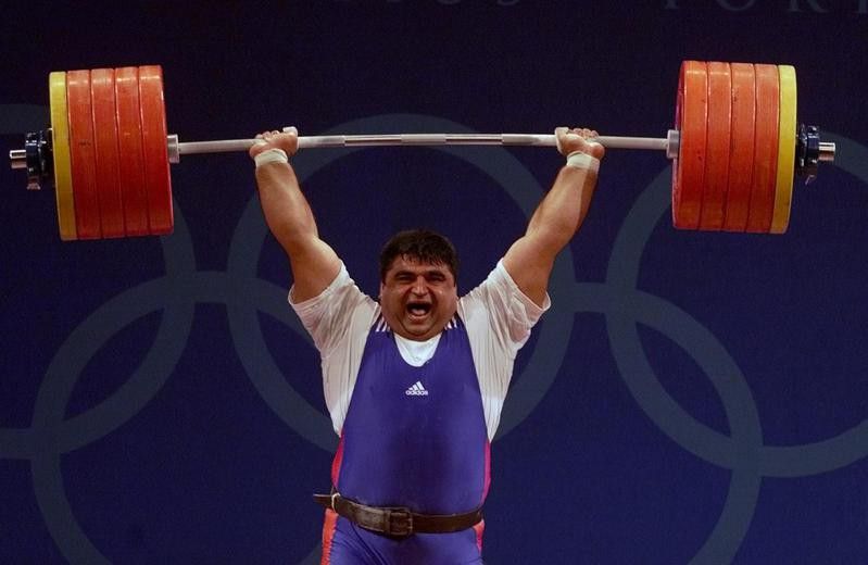 Hossein Rezazadeh lifts 260 kilos