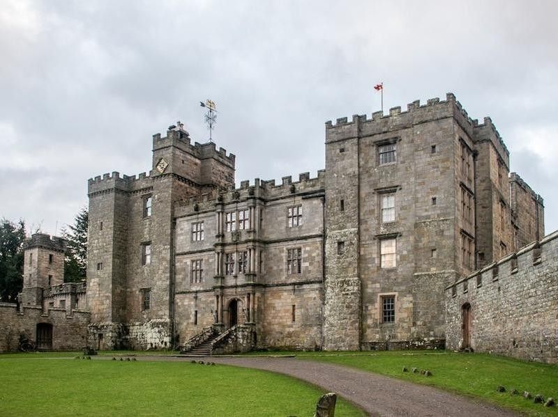https://chillingham-castle.com/stay-with-us/