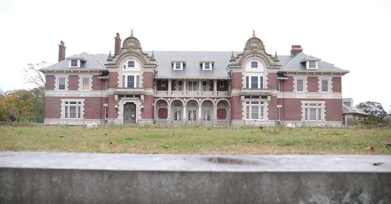 Idle Hour, abandoned Vanderbilt Mansion in Oakdale