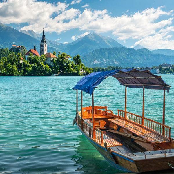 Most Stunning Lake Towns Around the World