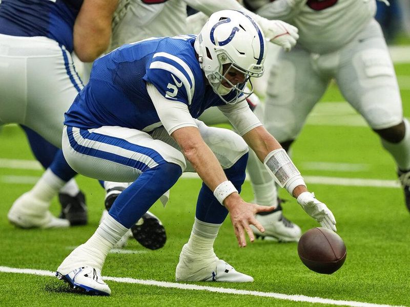Indianapolis Colts quarterback Matt Ryan recovers fumble