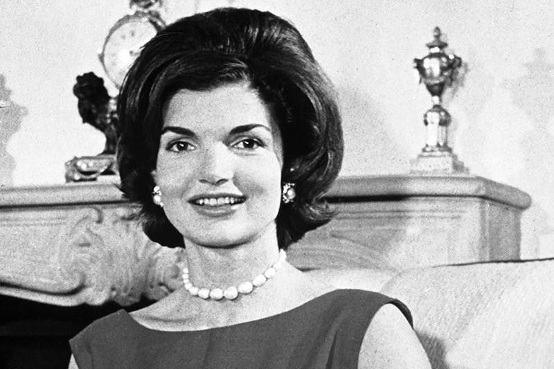 Jaqueline Kennedy Onassis' famous hairstyle