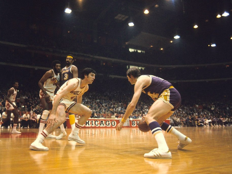 Jerry Sloan in action against Lakers