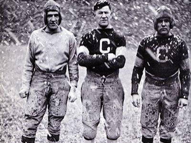 Jim Thorpe playing for the Canton Bulldogs