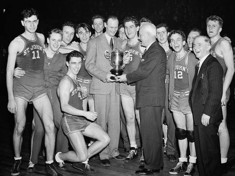 Joe Lapchick and 1944 St. John's team